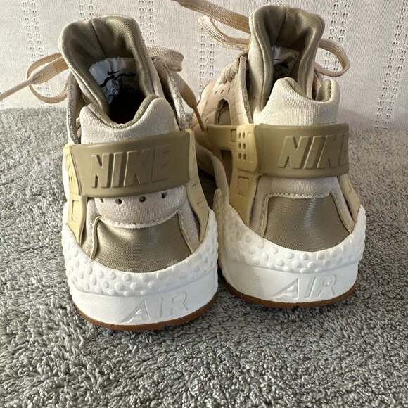 Nike Air Huarache Run Premium 'Oatmeal' Women's Sneakers - Picture 5 of 8